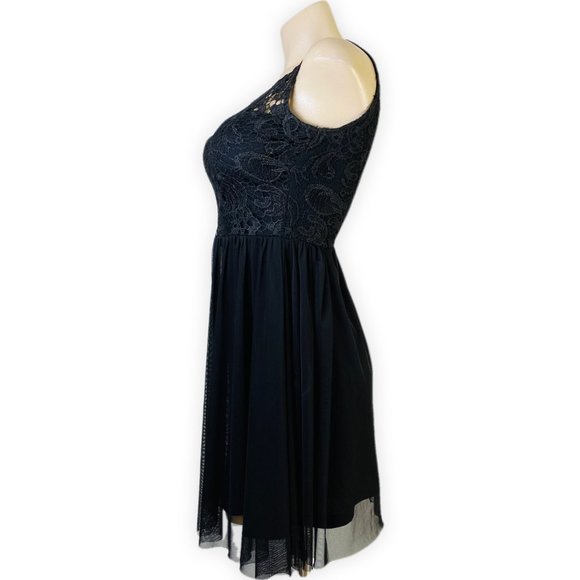 Black Embroidered Tulle Lace Dress - Picture 4 of 10